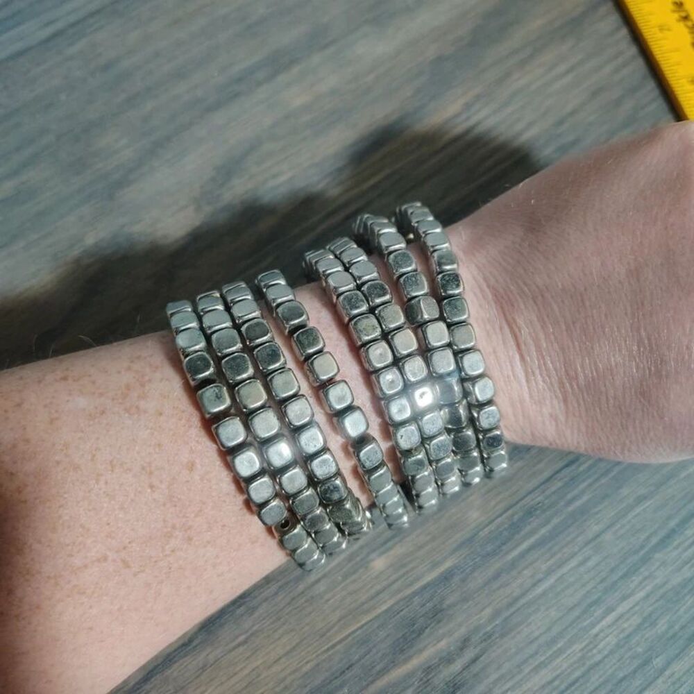 Set of 8 Silver Tone Cube Stretch Bracelets